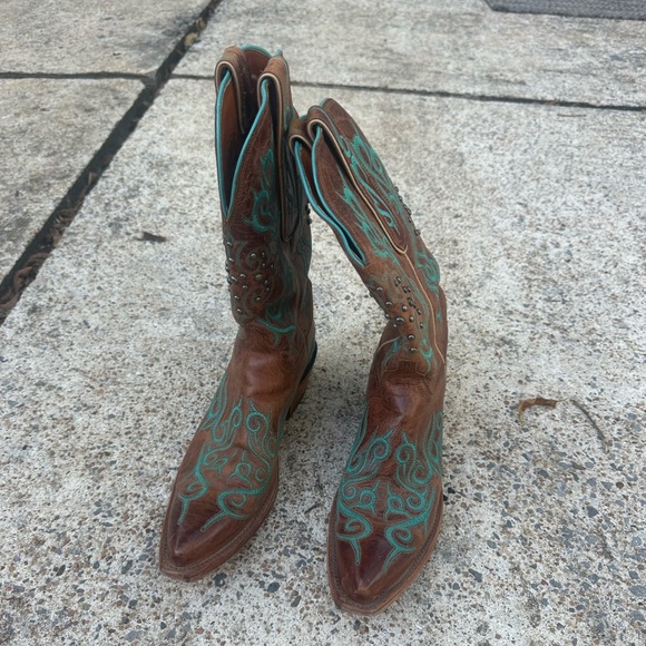 Lucchese Boots N4745 Tan leather. Turquoise thick stitching and studs. Size 7 - Picture 2 of 9
